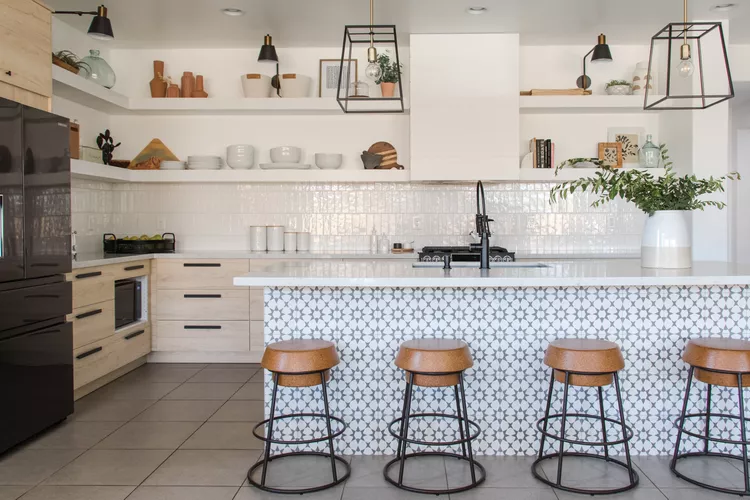 10 Feng Shui Rules for Mirrors - Avoid Mirrors in the Kitchen