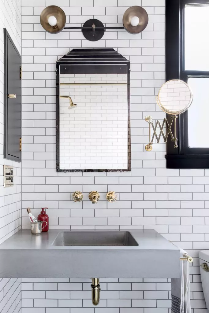 10 Feng Shui Rules for Mirrors - Keep Mirrors Away from the Toilet