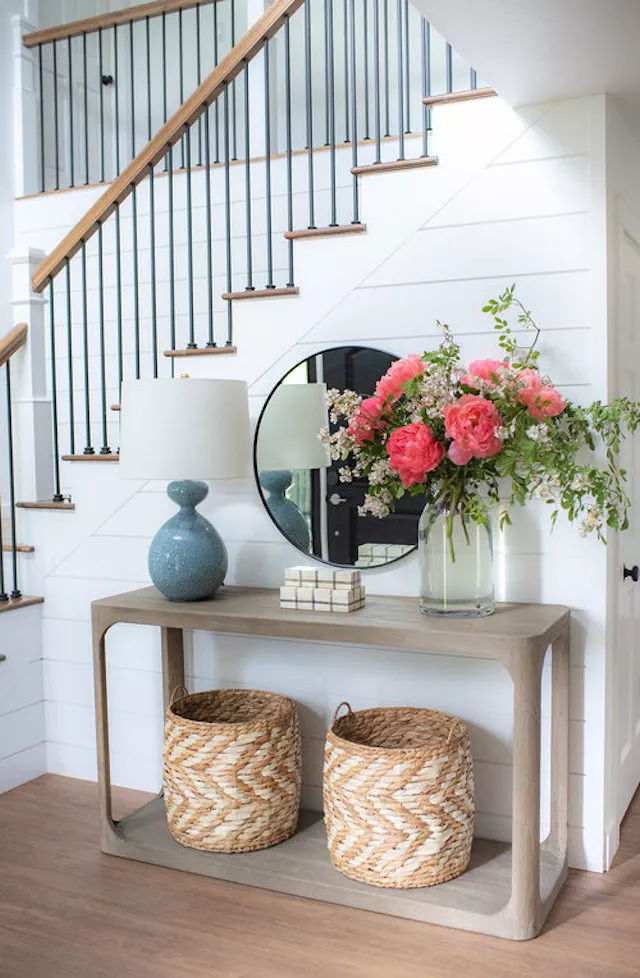 10 Feng Shui Rules for Mirrors - Place Mirrors Perpendicular to the Front Door