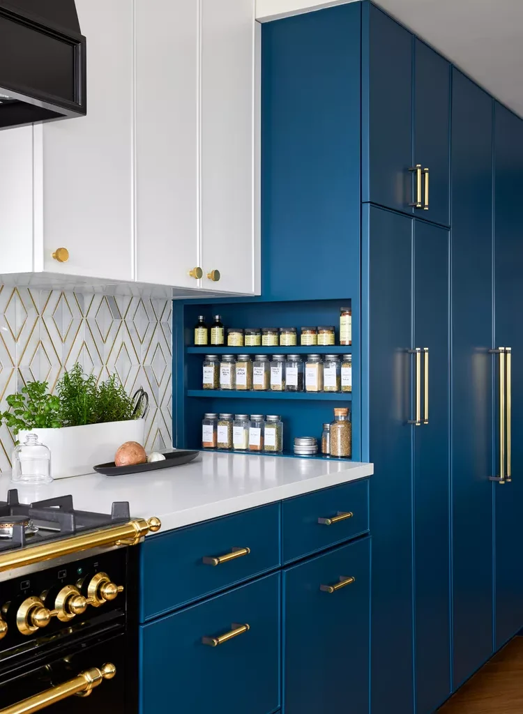 12+ Timeless Kitchen Cabinet Colors Designers - Rich Peacock Navy