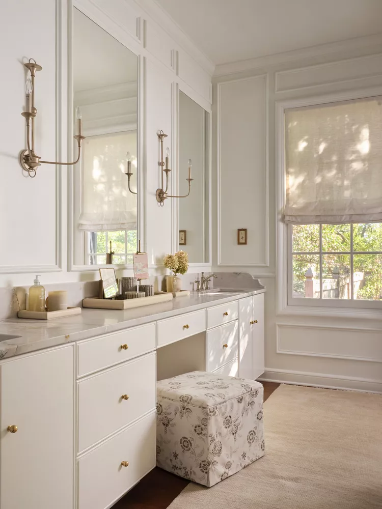 9 Fresh Paint Colors Designers Are Loving - Soft White Bathroom
