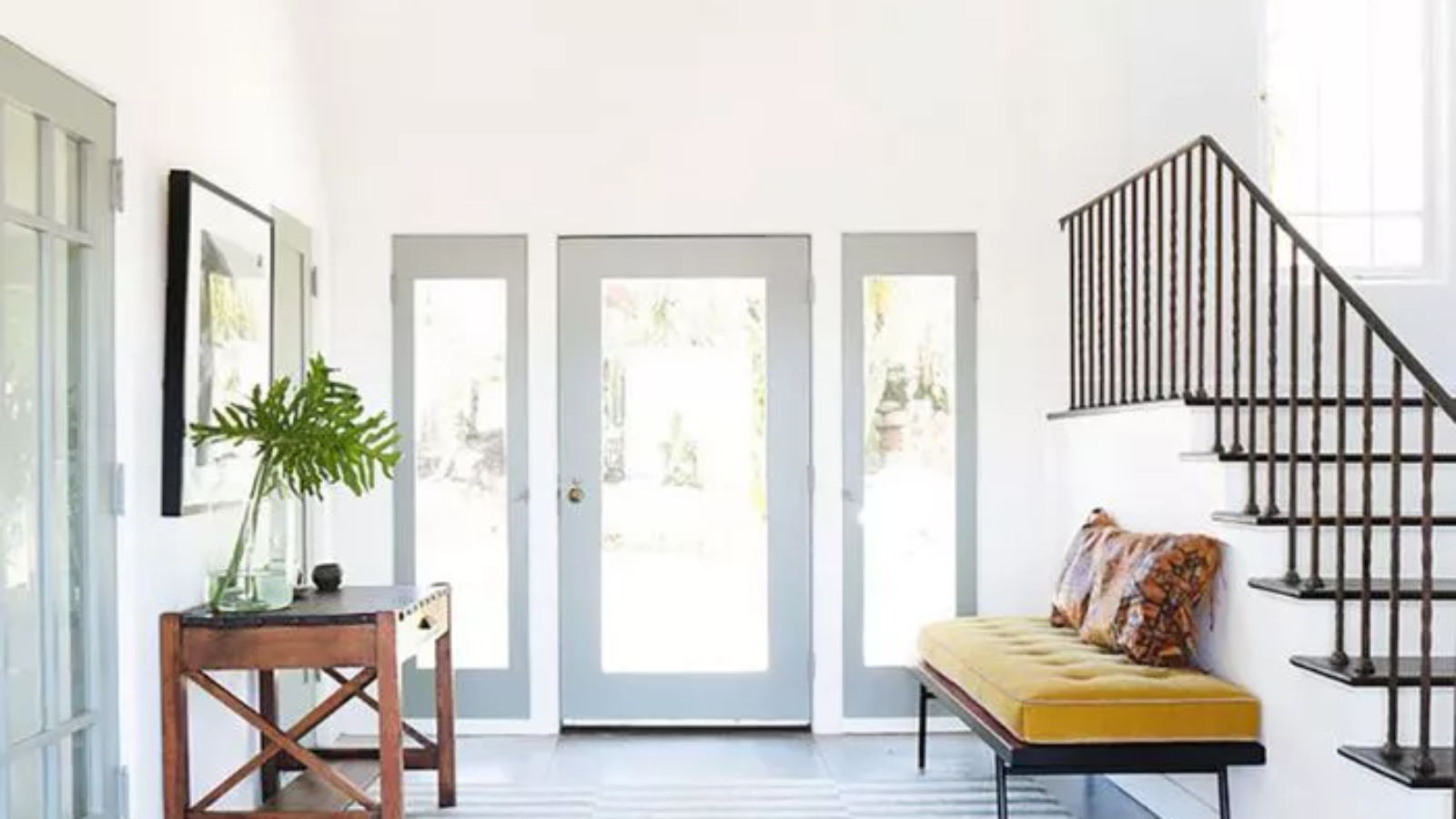 This Is How to Feng Shui Your Entryway Layout - Pay Attention to Lighting