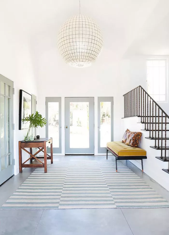 This Is How to Feng Shui Your Entryway Layout - Pay Attention to Lighting