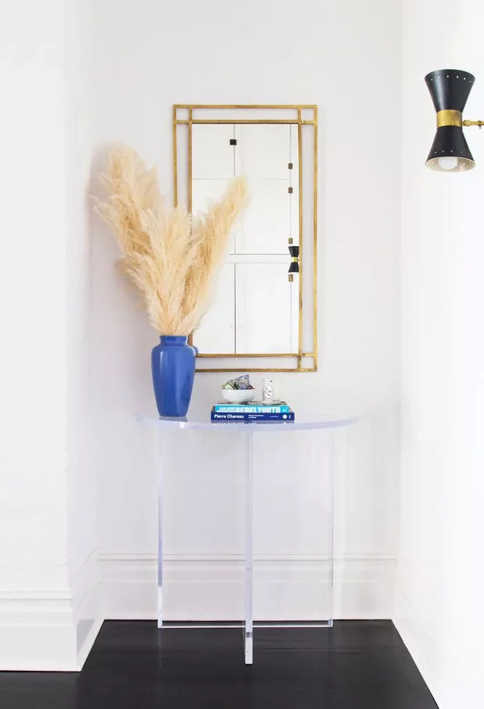 This Is How to Feng Shui Your Entryway Layout - Watch Out for Mirror Placement