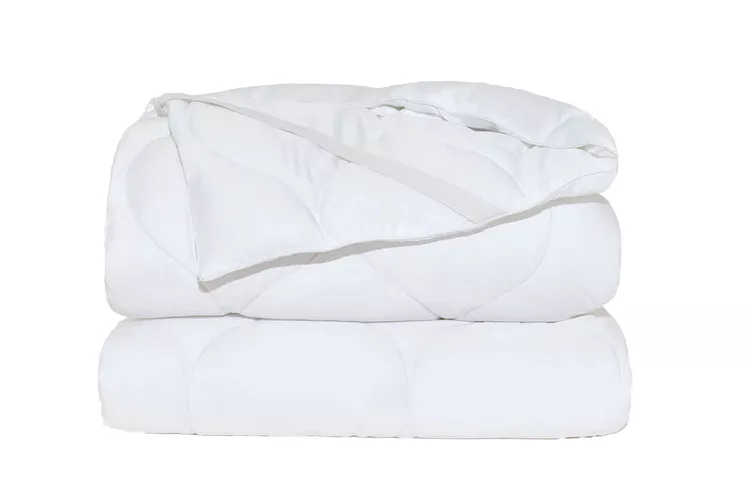 Buffy Plushy mattress protector on a bed
