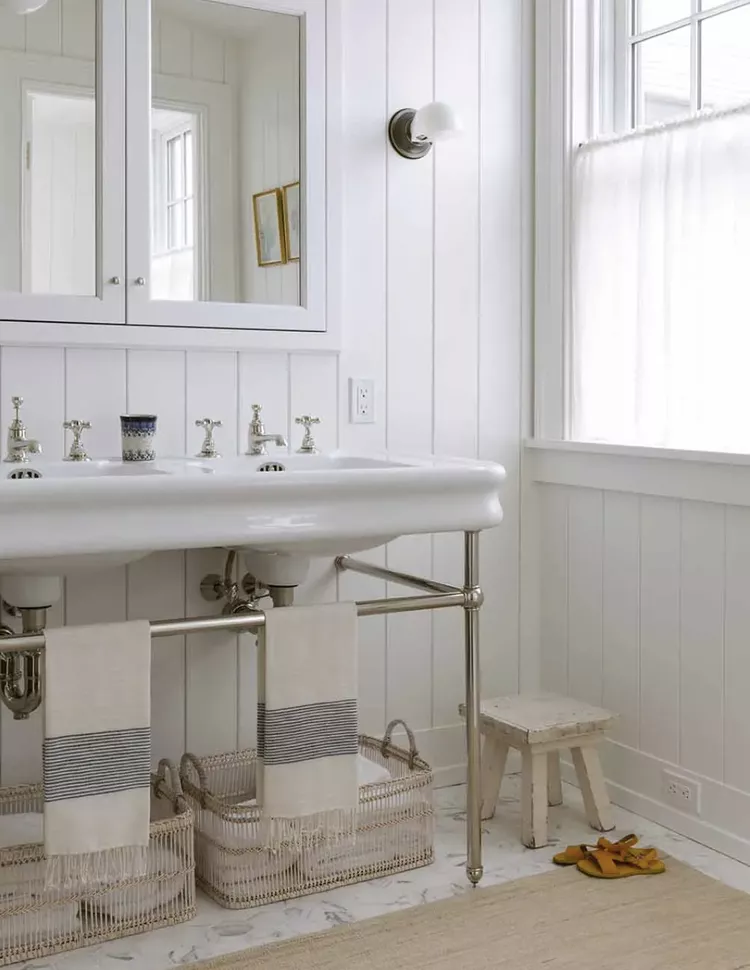 Retro bathroom with shiplap and double vanity - Katie Martinez Design