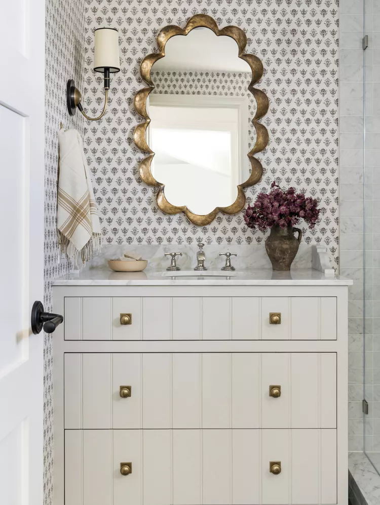 25 White and Gold Bathroom Ideas for a Luxe Look-11 Vintage Style Mixed Shaped Knobs