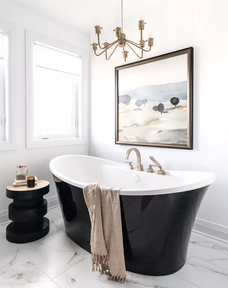 25 White and Gold Bathroom Ideas for a Luxe Look-14 Statement Artwork