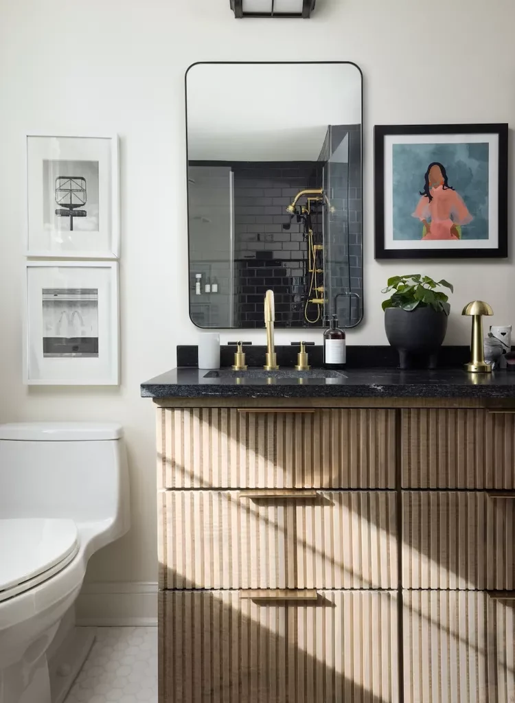 Midcentury Modern Bathroom Ideas-12 Incorporate Wood Slats