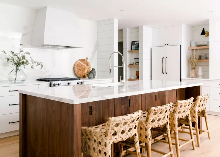 Minimalist Kitchen Ideas for a Simple, Stylish Space -Coastal Minimalist Kitchen