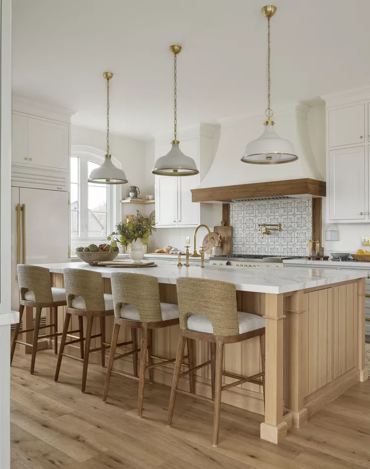 34 White and Gold Kitchen Ideas for a Luxe-16 White and Gold Kitchen With Wood Elements
