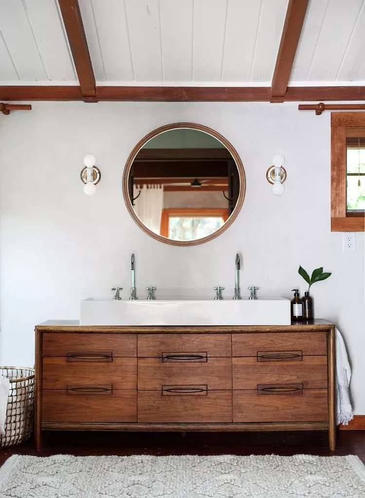 Midcentury Modern Bathroom Ideas-16 Mix Old and New