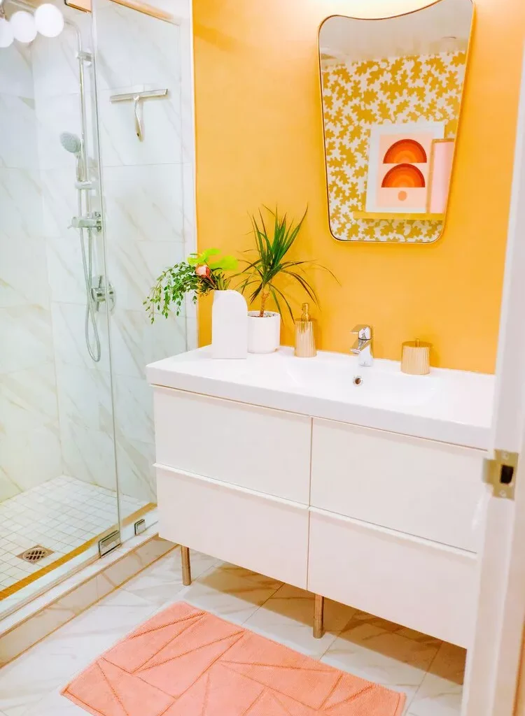 Midcentury Modern Bathroom Ideas-23 Energize With Pop Art Colors