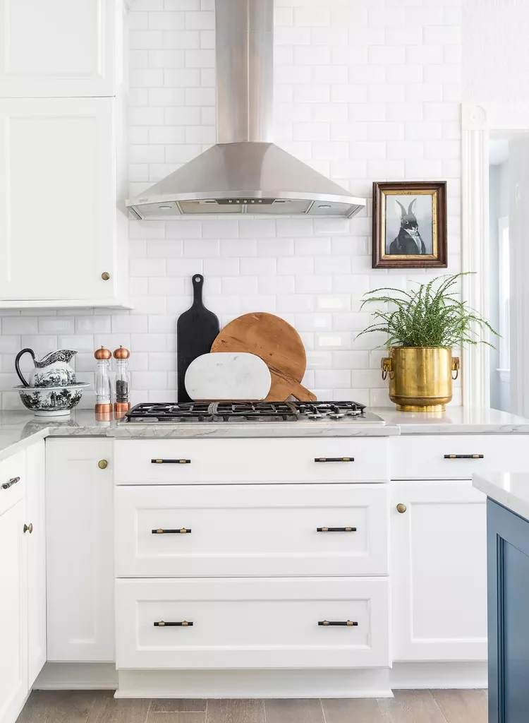 Minimalist Kitchen Ideas for a Simple, Stylish Space -Traditional Minimalist Kitchen