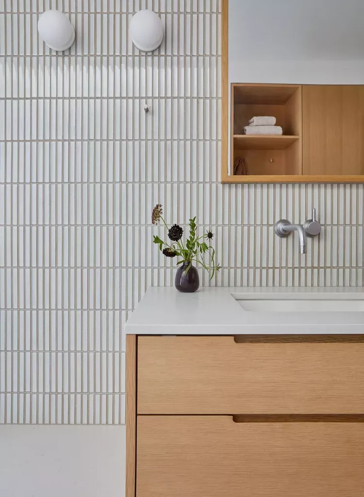 Midcentury Modern Bathroom Ideas-27 Incorporate Scandi Style