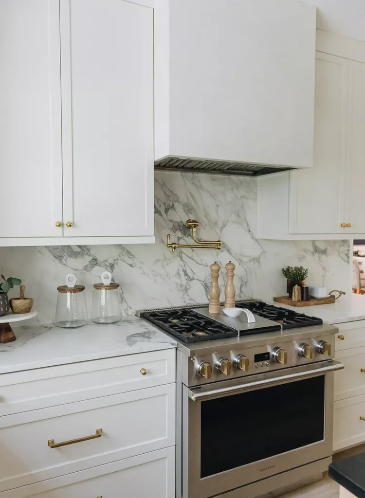 34 White and Gold Kitchen Ideas for a Luxe-25 White and Gold Kitchen With Marble