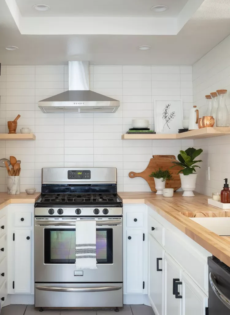 Minimalist Kitchen Ideas for a Simple, Stylish Space -Small and Cool