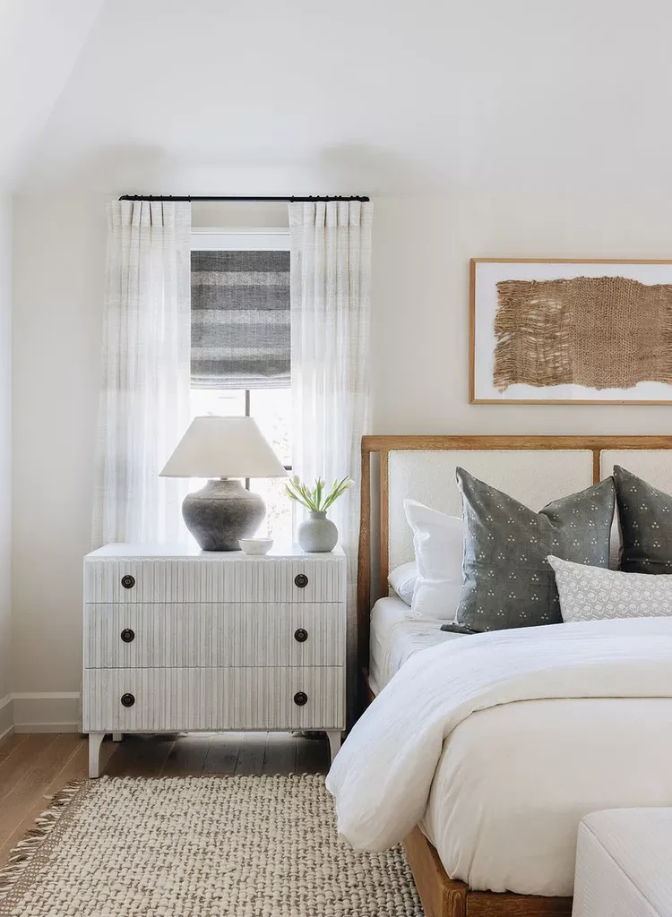 Gray and White Bedroom Ideas for a Timeless, Calming Space-26 Embrace Coastal Style Using Gray and White