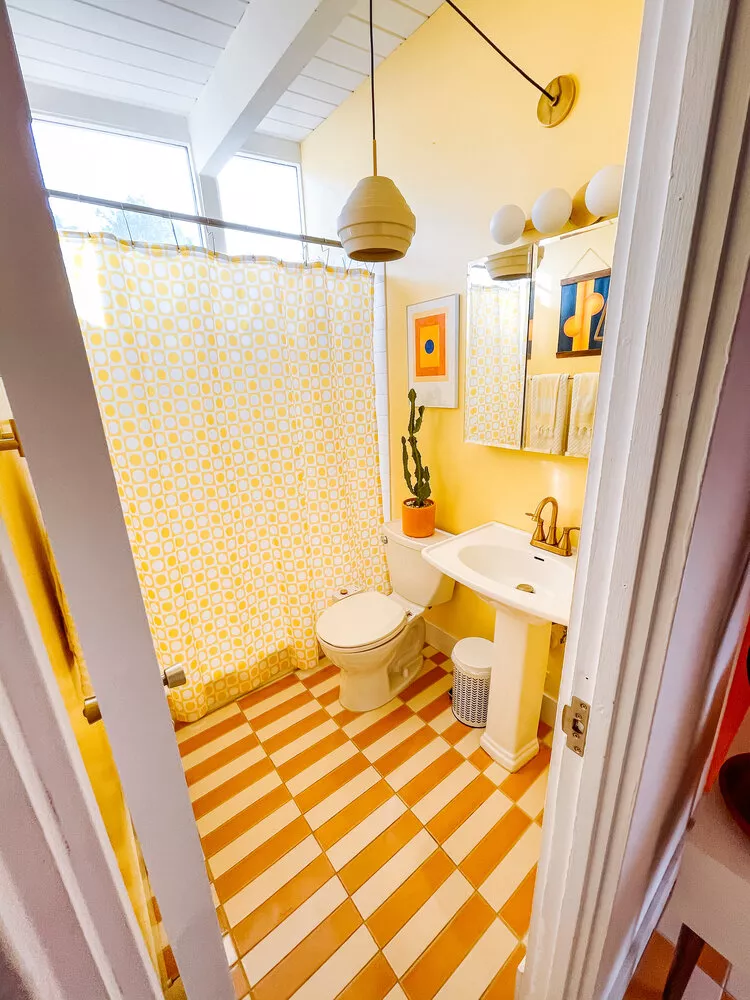 Midcentury Modern Bathroom Ideas-31 Mix Patterns