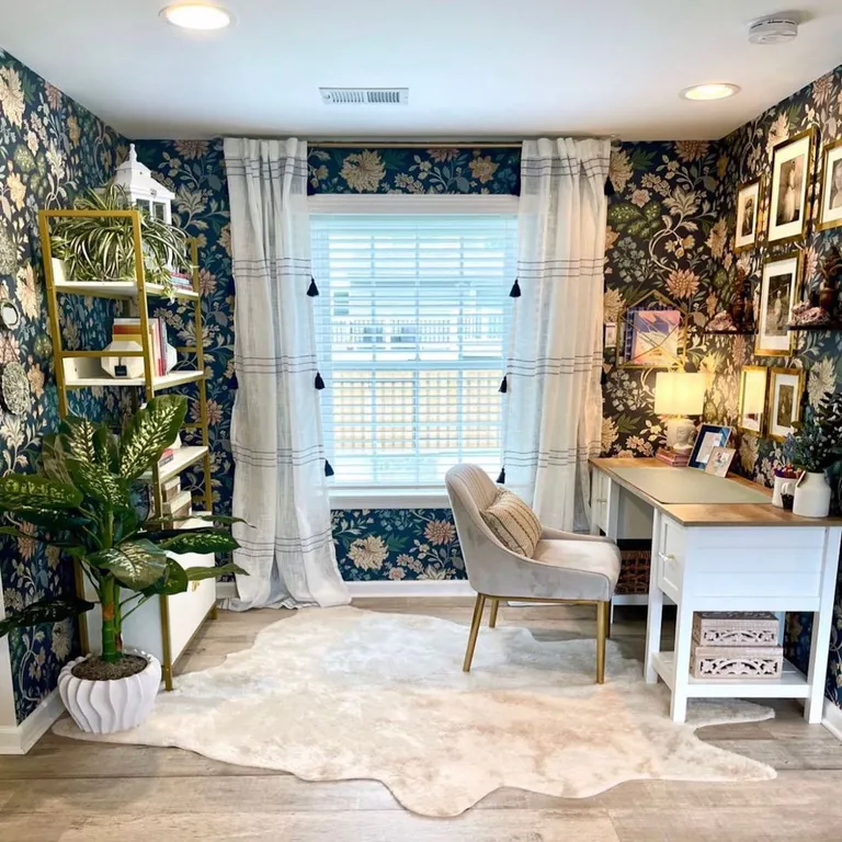 Small Office Layout Ideas-Put Down a Rug