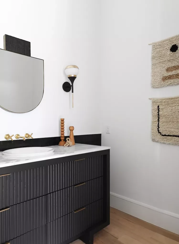 Midcentury Modern Bathroom Ideas-39 Add a Contemporary Spin