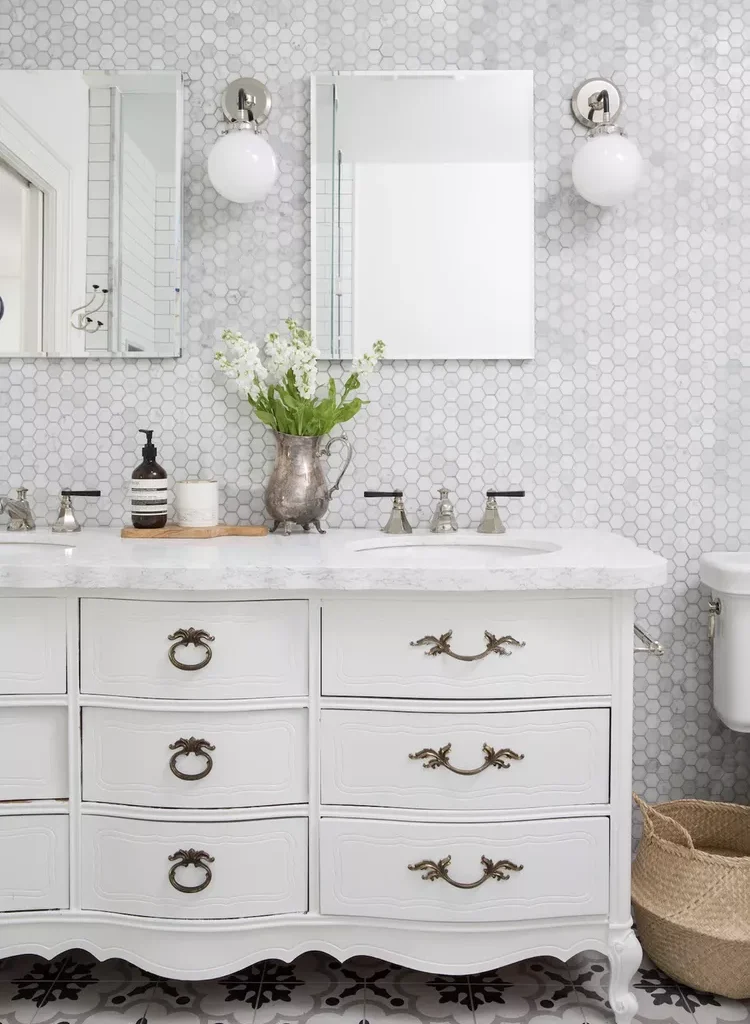  White Bathroom Ideas-33 Finish Things Off With Fresh White Flowers