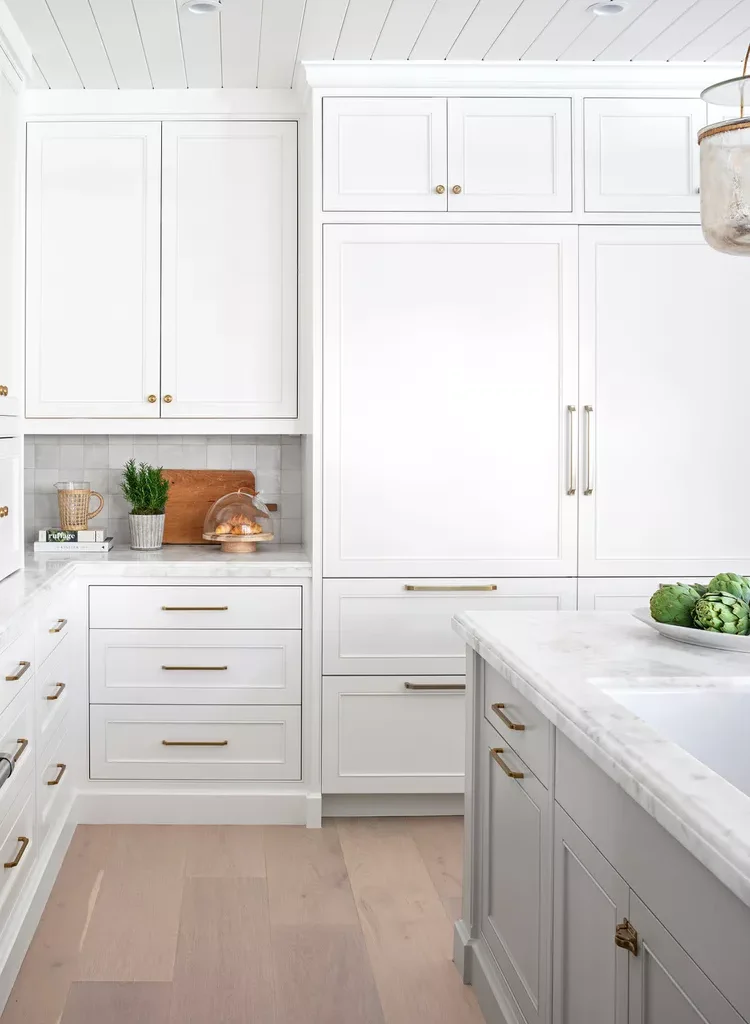 Minimalist Kitchen Ideas for a Simple, Stylish Space -All-White Minimalist Kitchen