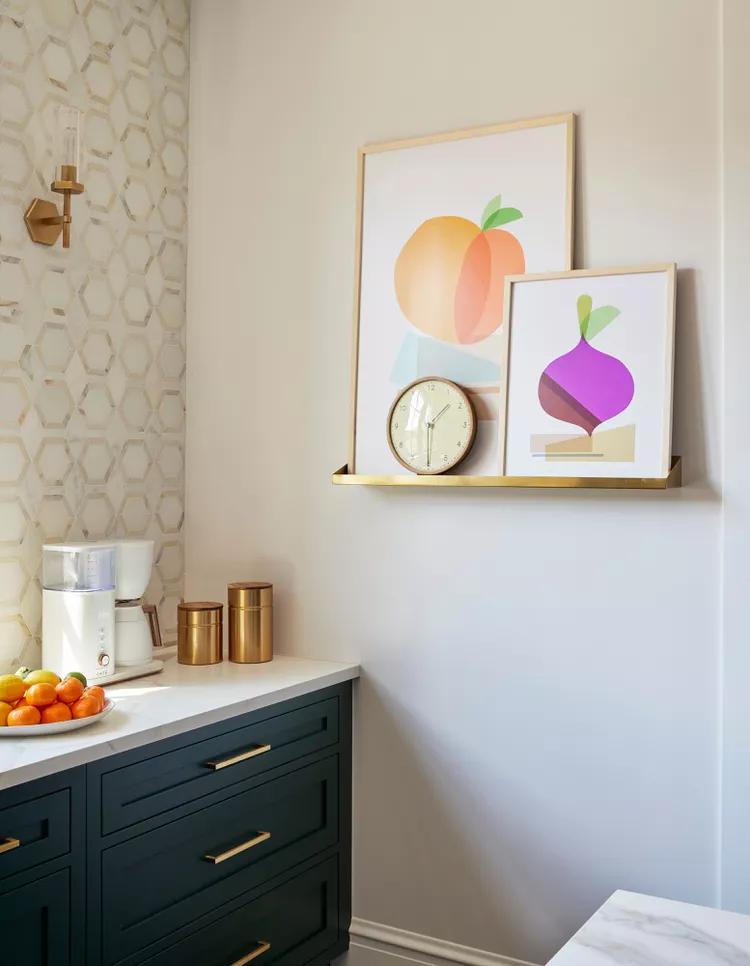 Minimalist Kitchen Ideas for a Simple, Stylish Space - Modern Accessories