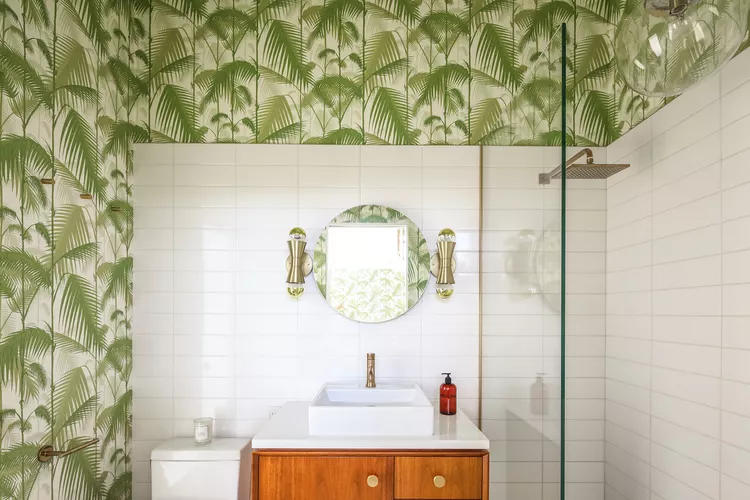 Midcentury Modern Bathroom Ideas-07 Hang Palm Print Wallpaper