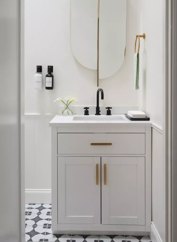 25 White and Gold Bathroom Ideas for a Luxe Look-09 Cylinder Pulls