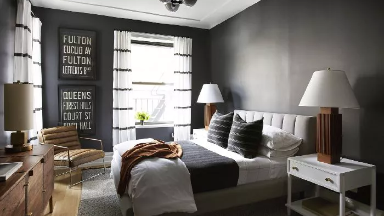 cdn.cliqueinc.com__cache__posts__278122__black-and-white-bedroom-278122-1551721182464-image.700x0c-ce75119dce3645779ad8c6f0b72eb7f3